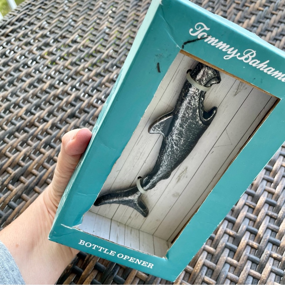Tommy Bahama Biting Shark Bottle Opener - Picture 2 of 5